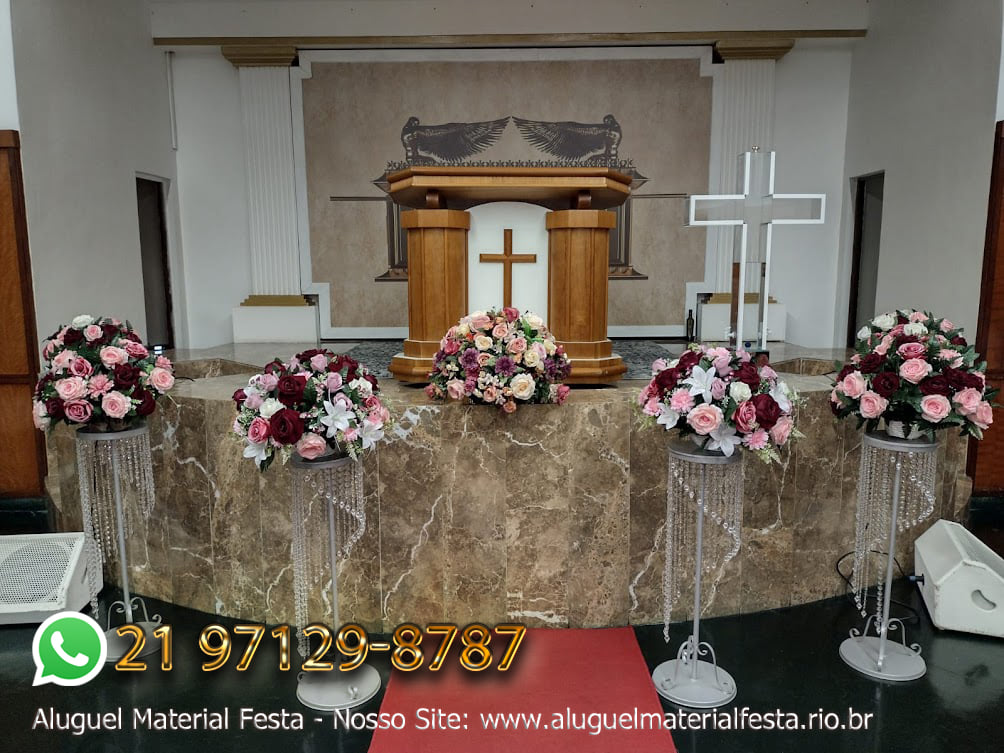 Arranjos de Flores para Igreja