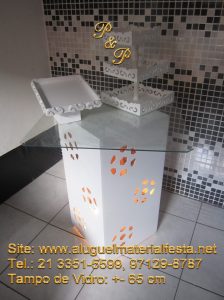 Aluguel Mesa Provençal Iluminada