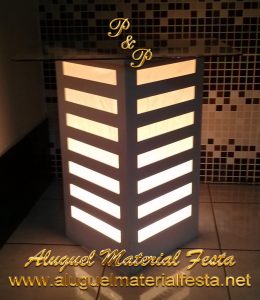 Aluguel Mesa Provençal Iluminada